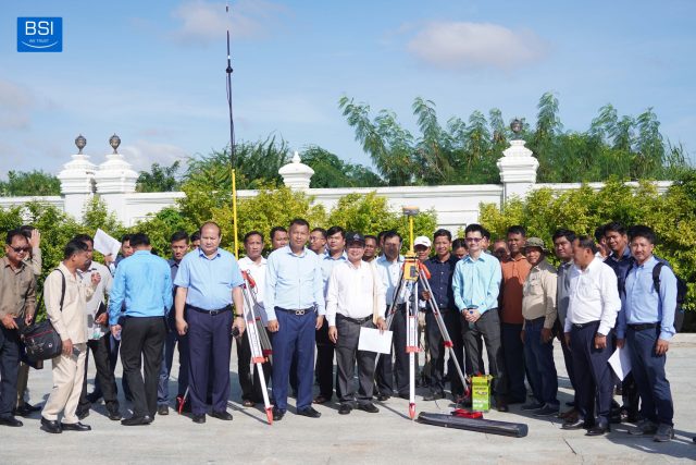 វគ្គបណ្តុះបណ្តាលស្តីពីការប្រើប្រាស់ឧបករណ៍វាស់វែងទំនើបដោយផ្កាយរណប GNSS Receiver