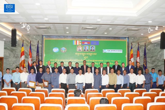 វគ្គបណ្តុះបណ្តាលស្តីពីការប្រើប្រាស់ឧបករណ៍វាស់វែងទំនើបដោយផ្កាយរណប GNSS Receiver